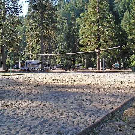 Yosemite Lakes Meadow Yurt 15 Harden Flat Exterior foto